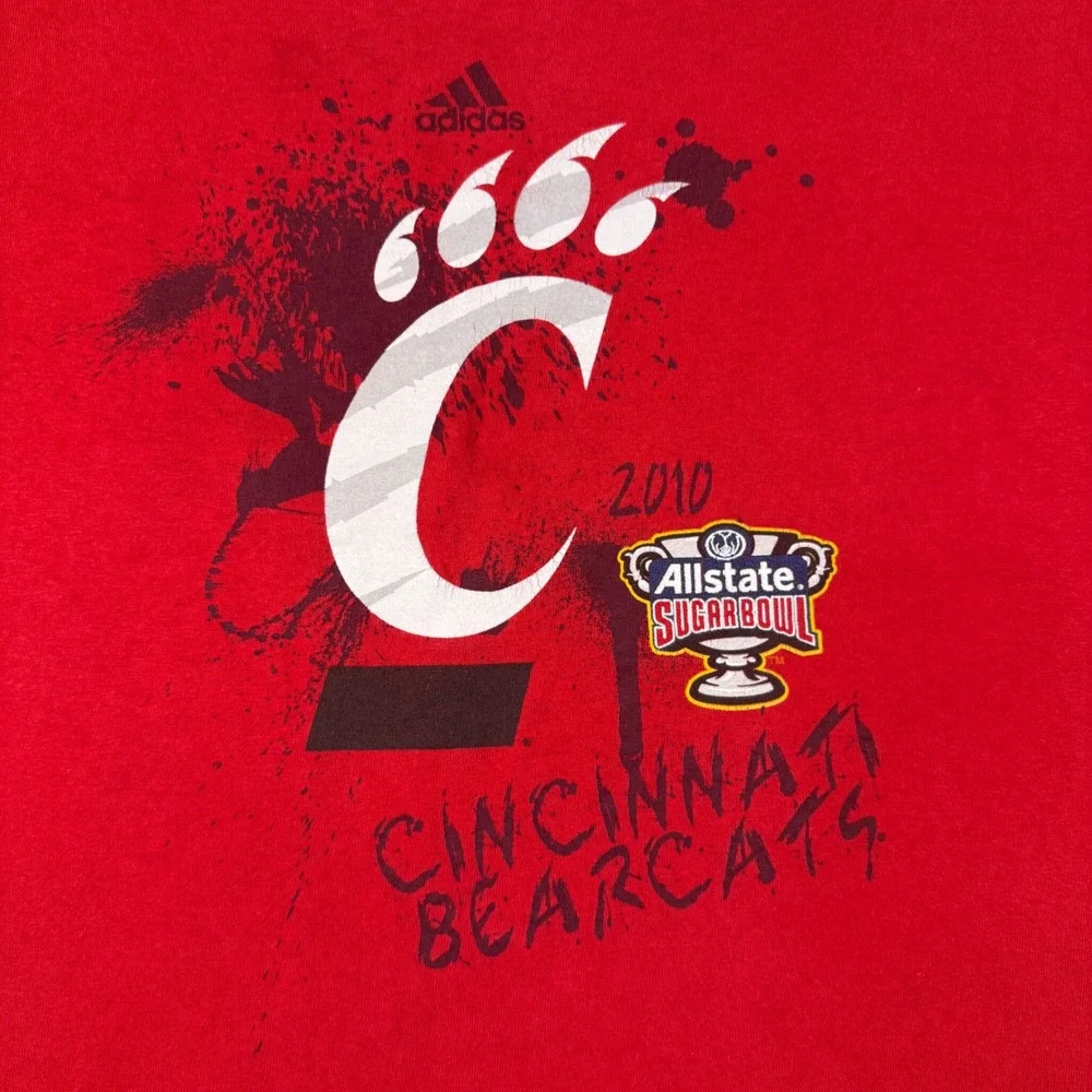 Adidas UC Cincinnati Bearcats‎ T-Shirt Mens XL Red 2010 Sugar Bowl Graphic Tee